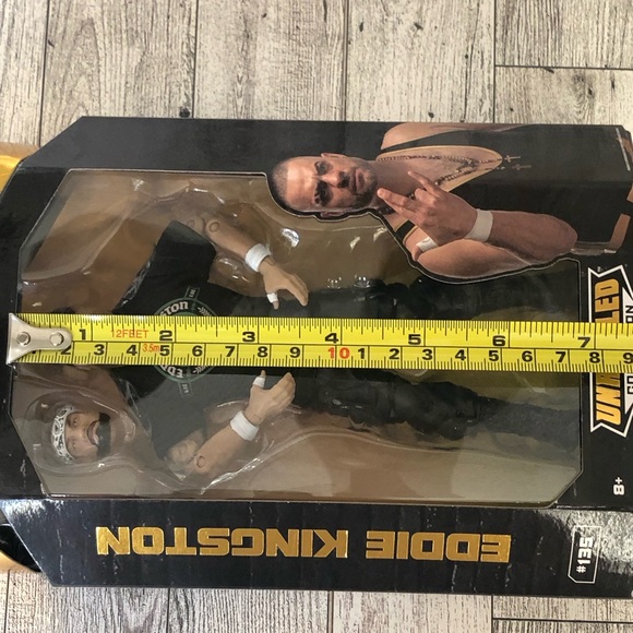 Jazwares - AEW Unrivaled Collection #135 Eddie Kingston Figure Walmart Exclusive - Picture 7 of 8